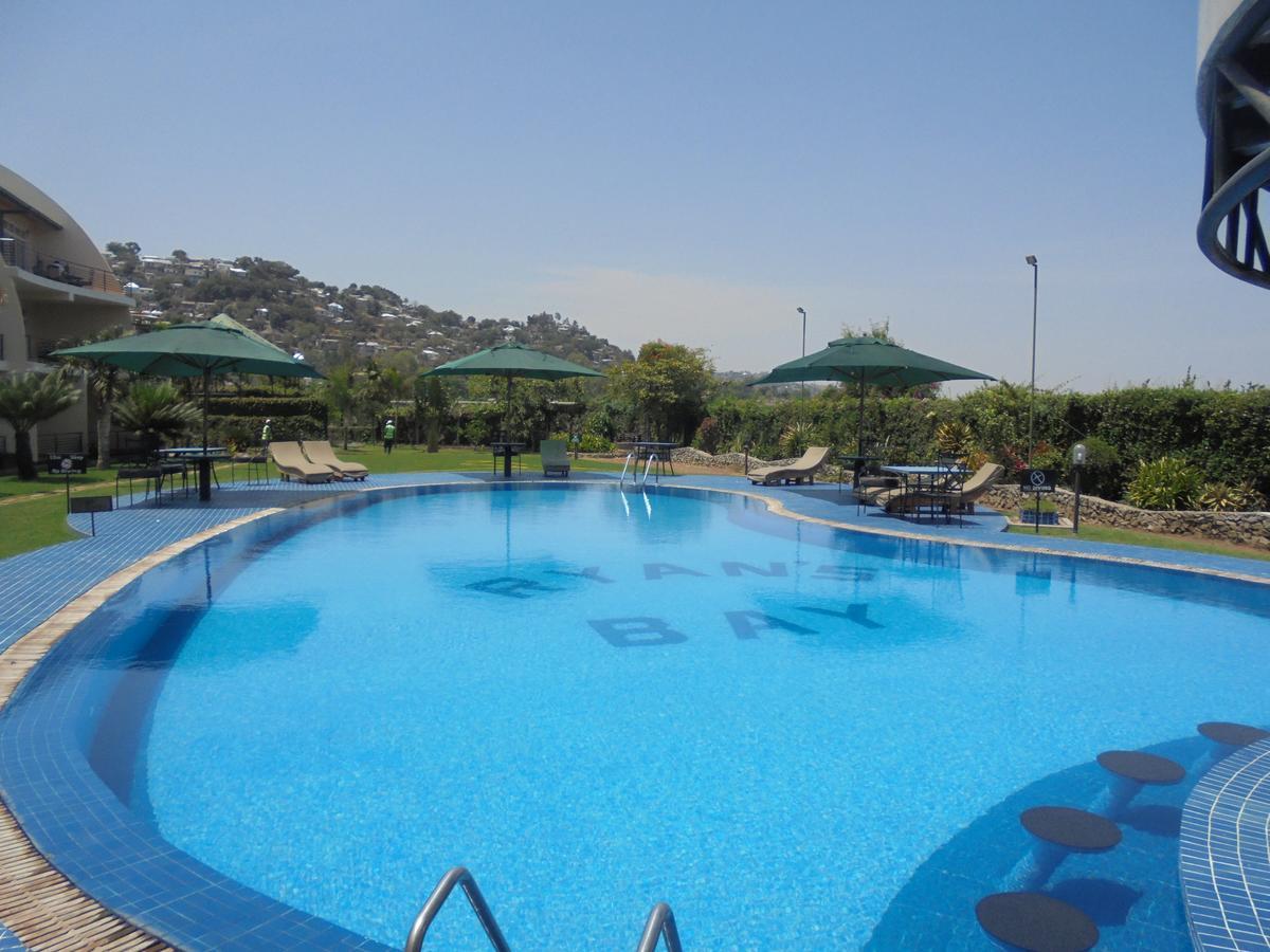 Ryan'S Bay Hotel موانزا المظهر الخارجي الصورة